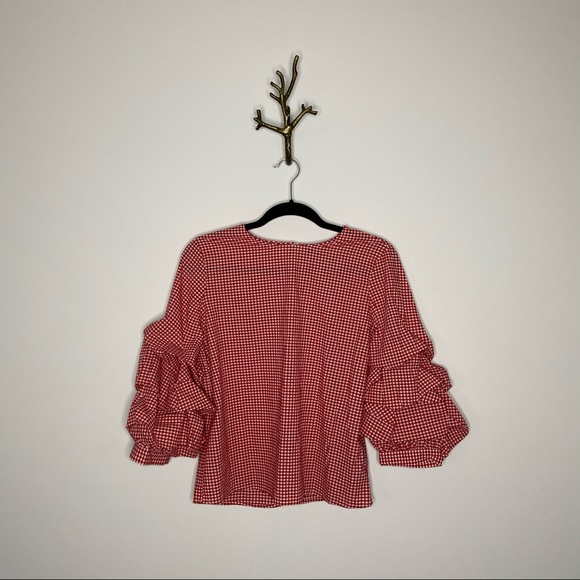 Who What Wear Tops - NEW Who What Wear Gingham Ruffle Sleeve Top M